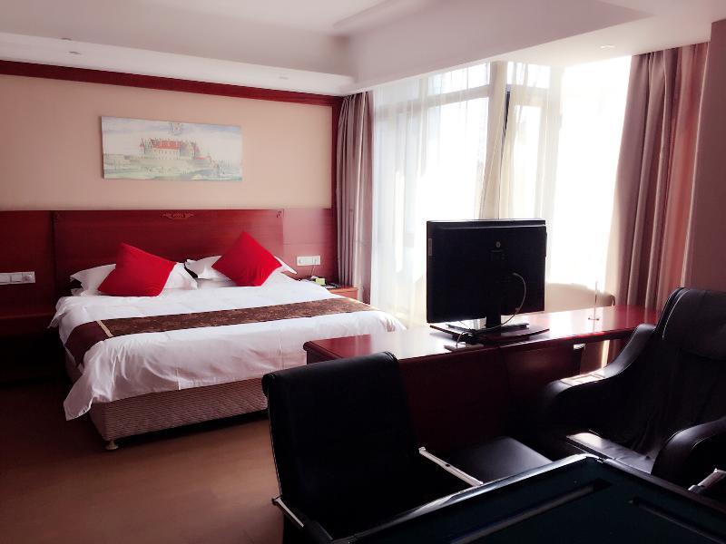 Vienna Pudong Airport Huaxia Road Hotel 3*