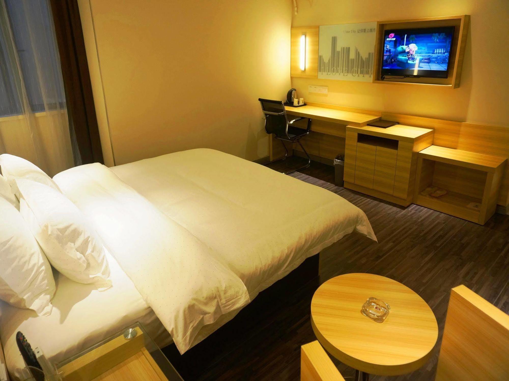 Super 8 By Wyndham Songjiang Xincheng Metro Station Hotel Shanghai