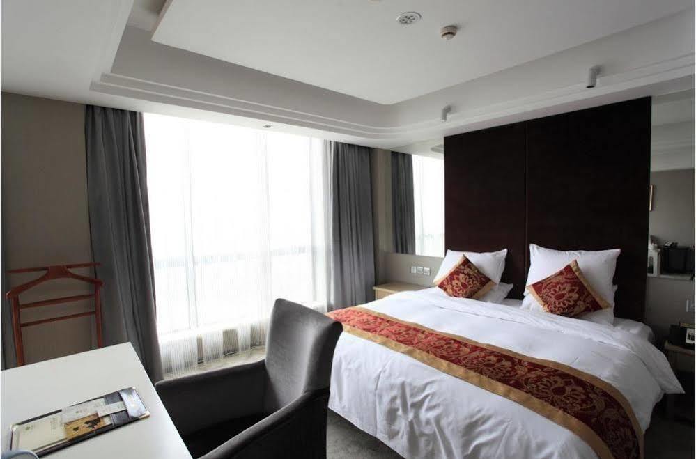 Vienna International Hongkou Guangyue Road Hotel