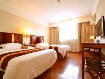 Gma Wuning Road Zhenping Road Metro Station Hotel