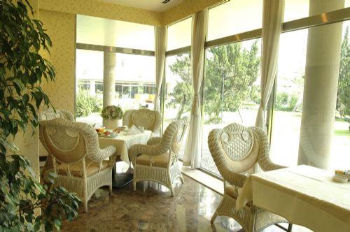 Greentree Eastern Hongqiao Airport Longbai Hotel