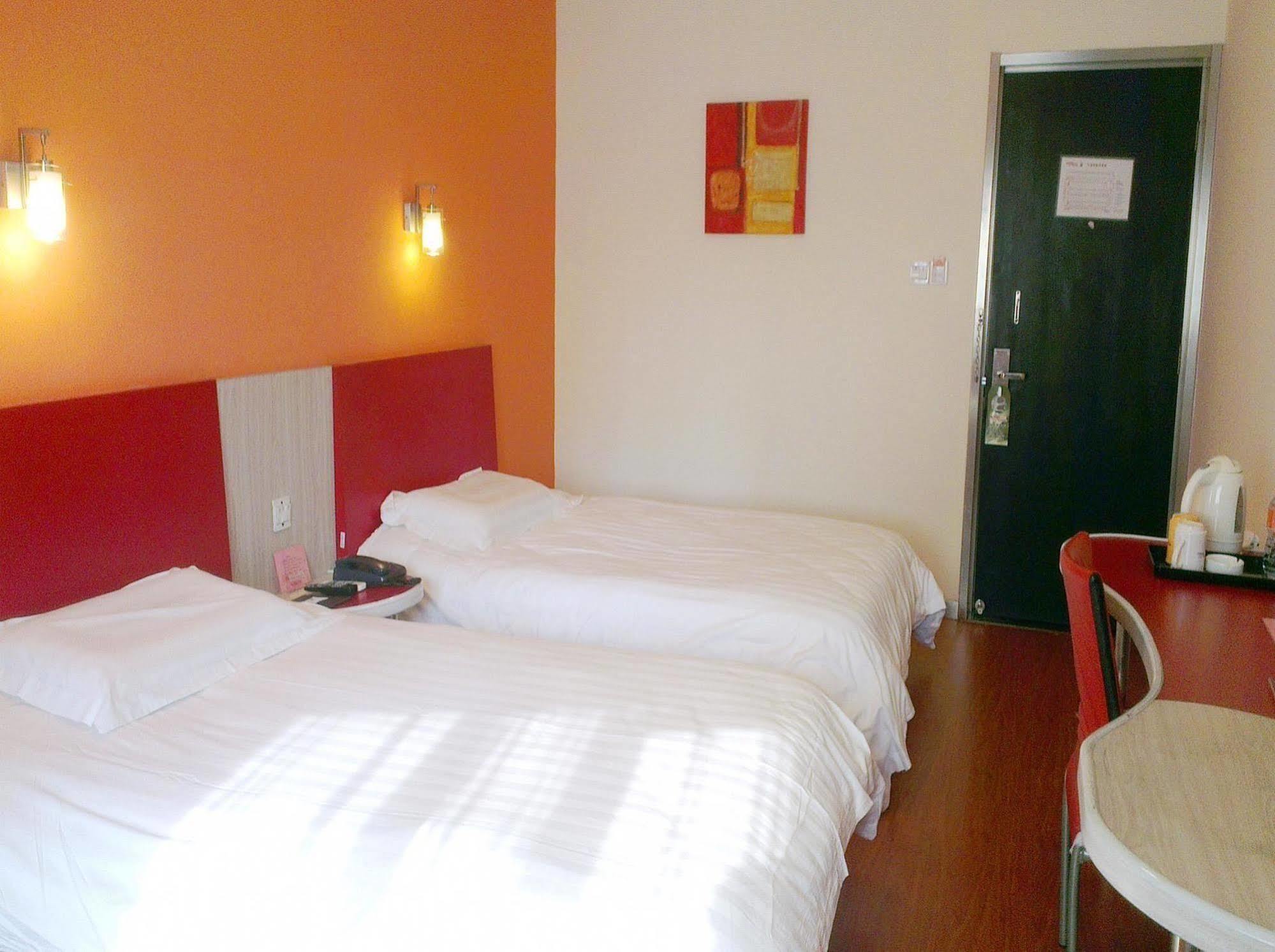 Hotel 168 3*