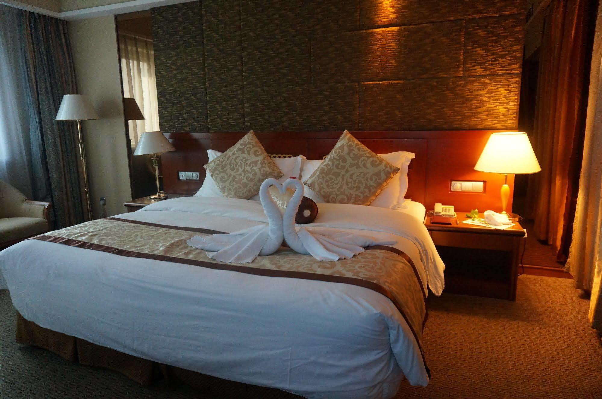 Luxemon Pudong 4*