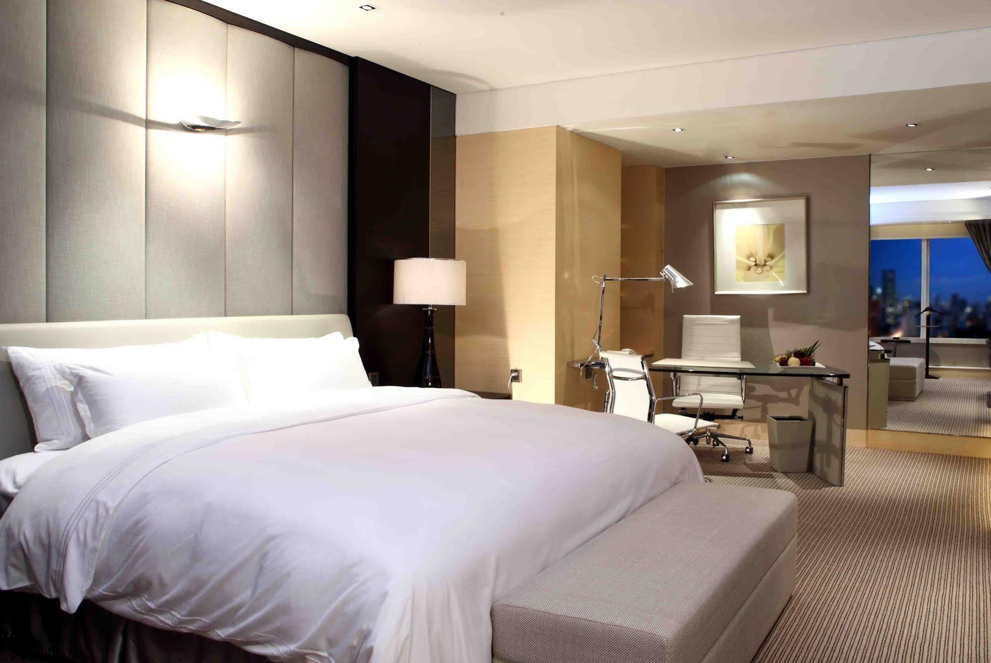 Hilton City Center