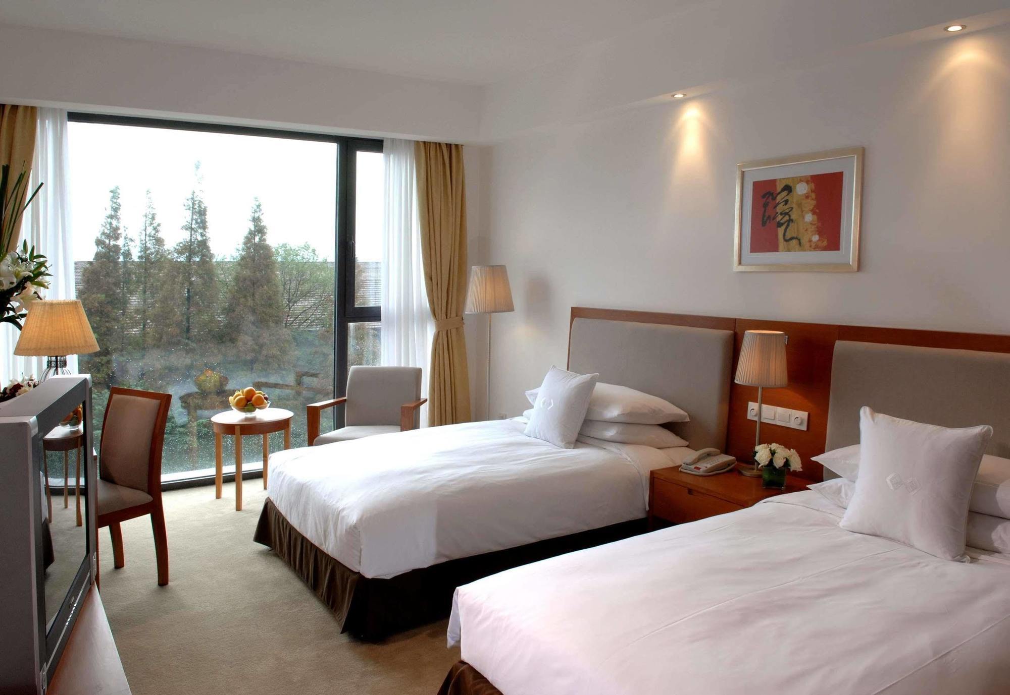 Gloria Plaza Kangqiao Hotel 3*