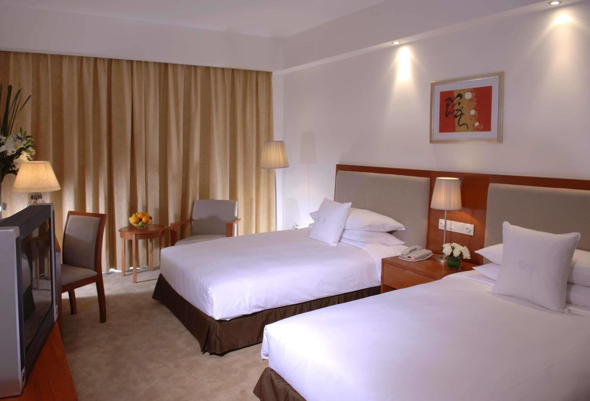 Gloria Plaza Kangqiao Hotel