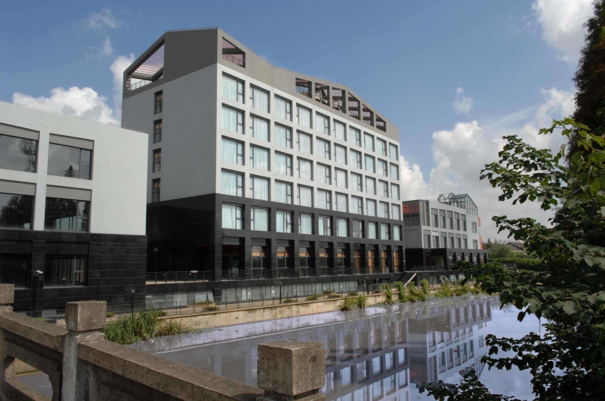 Gloria Plaza Kangqiao 3* Shanghái