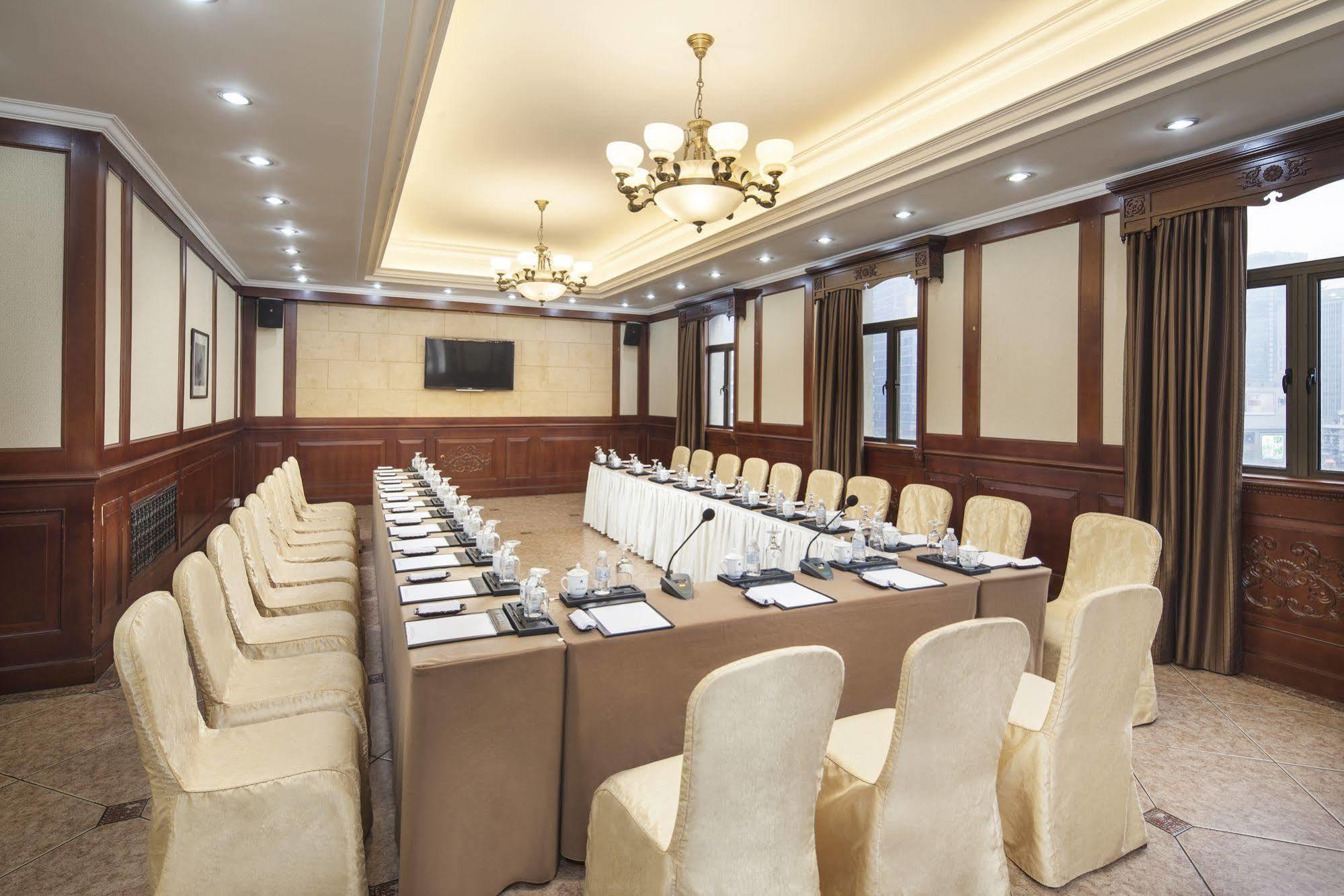 Hotel Jin Jiang Pacific 3*