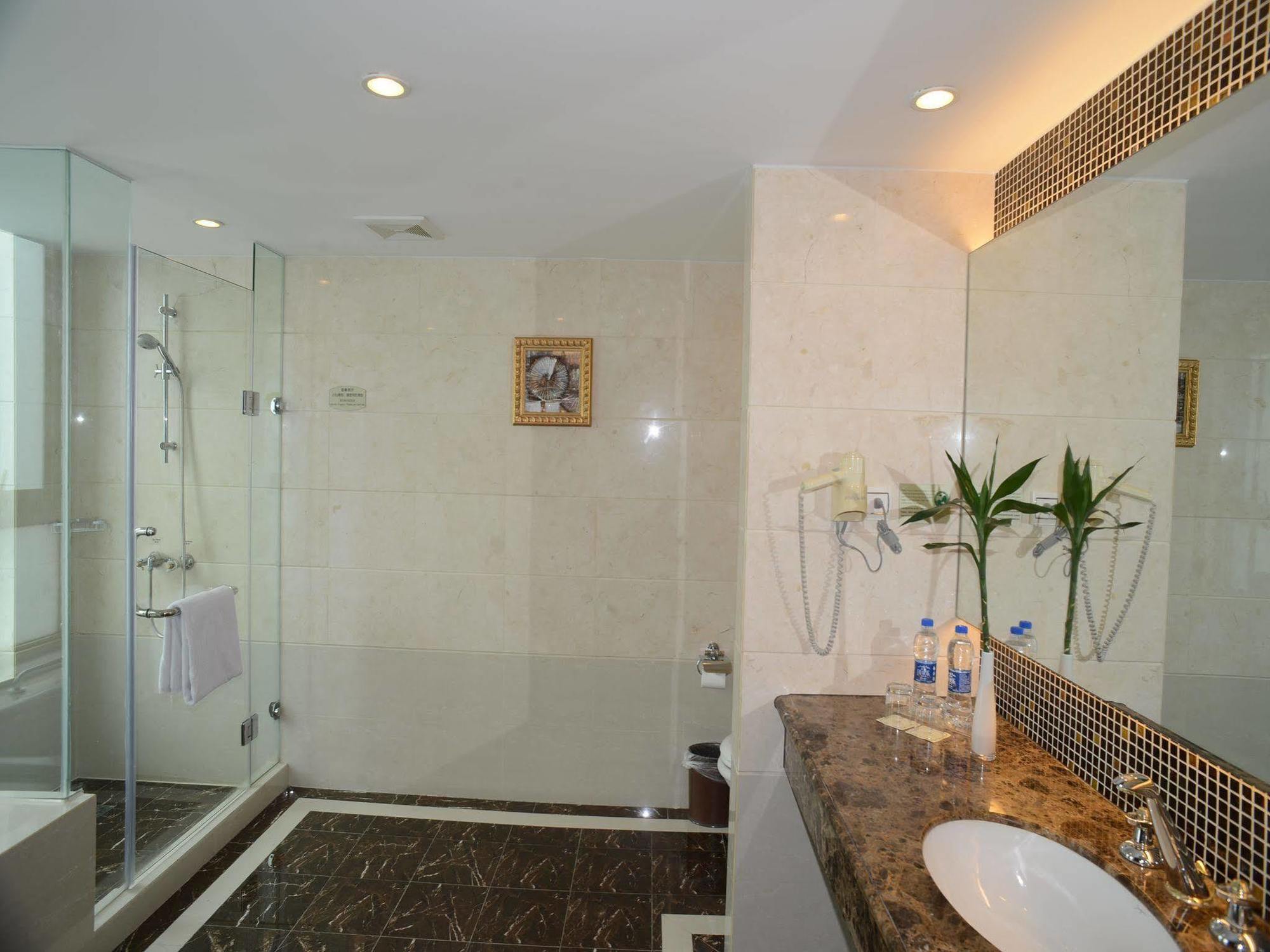 Hotel Pod The Bund Guangdong Road