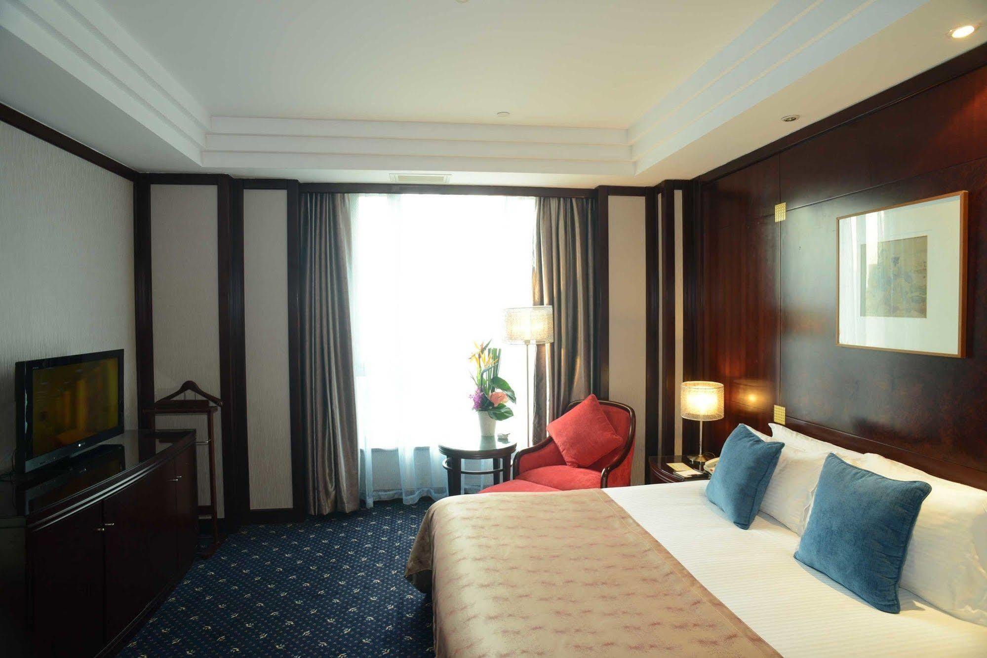 Pod The Bund Guangdong Road Hotel 4*