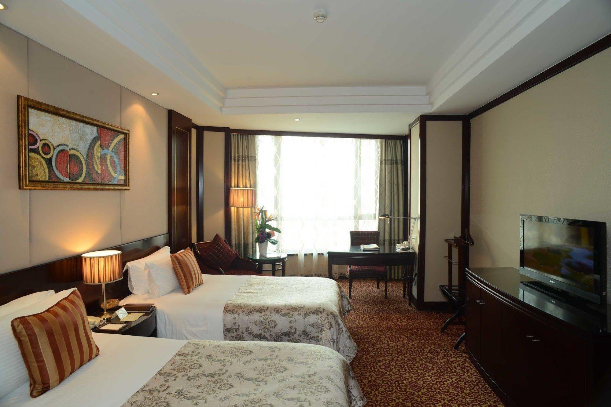 Hotel Pod The Bund Guangdong Road 4*