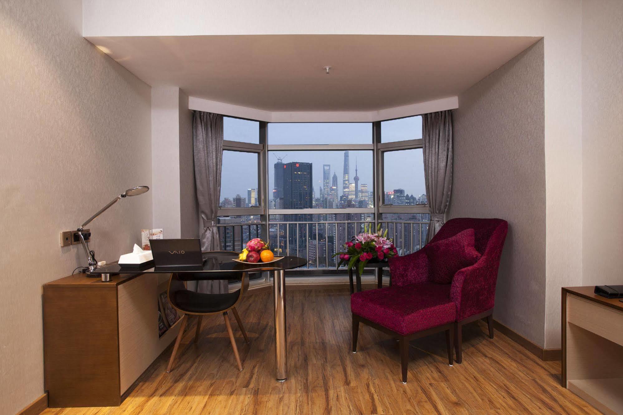 Kingtown Hongkou 4*