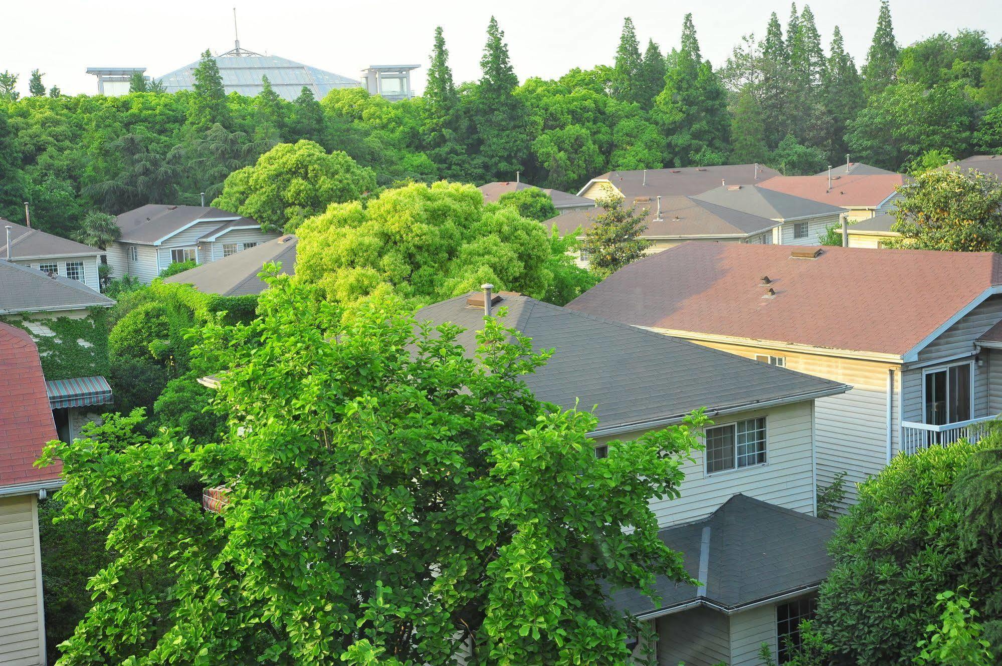 Grand Skylight Gardens Bai Se Road Hotel 4*