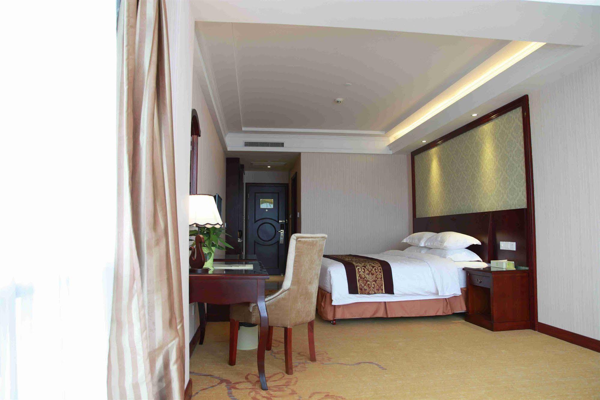 Vienna Pudong Airport Hotel