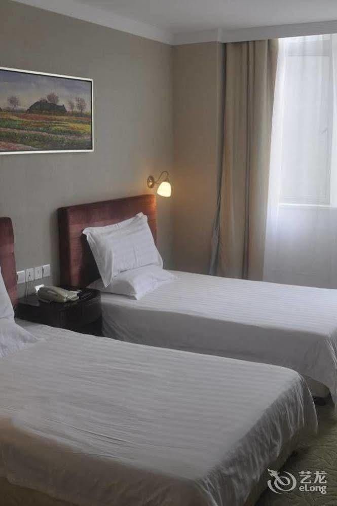 Otel Eager *