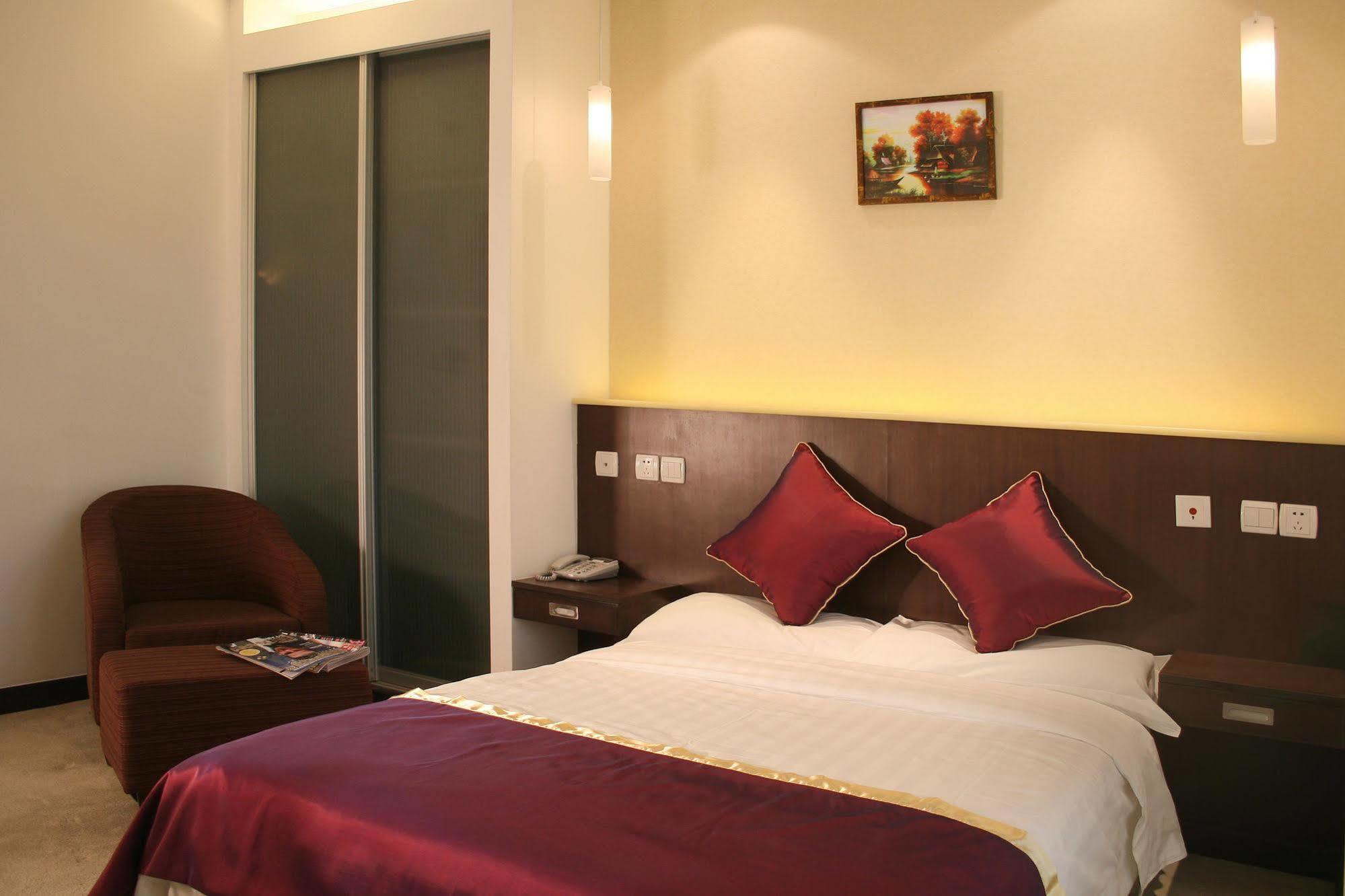 Huiyuan International Service 3* Şanghay