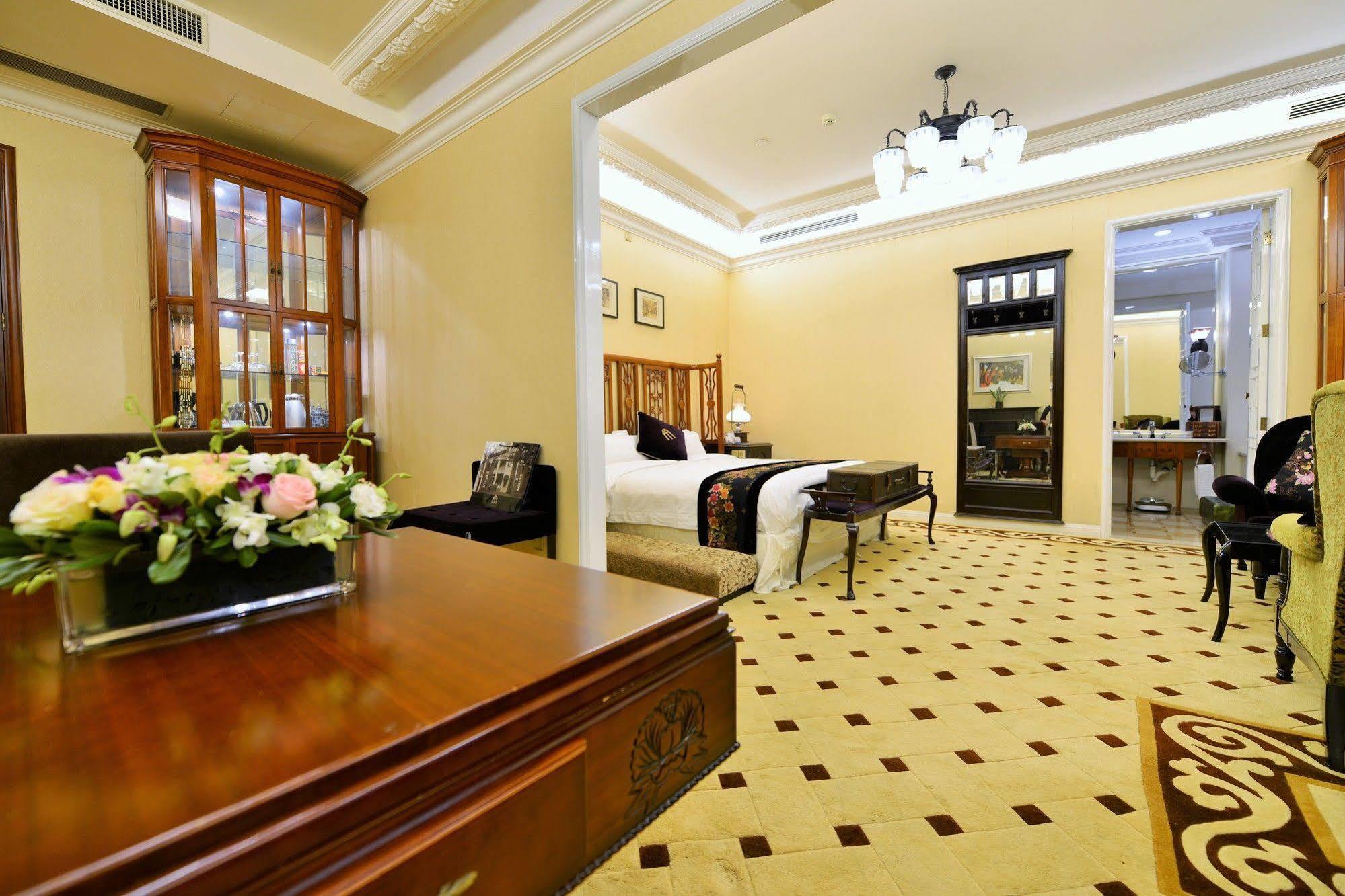 Mansion 5*