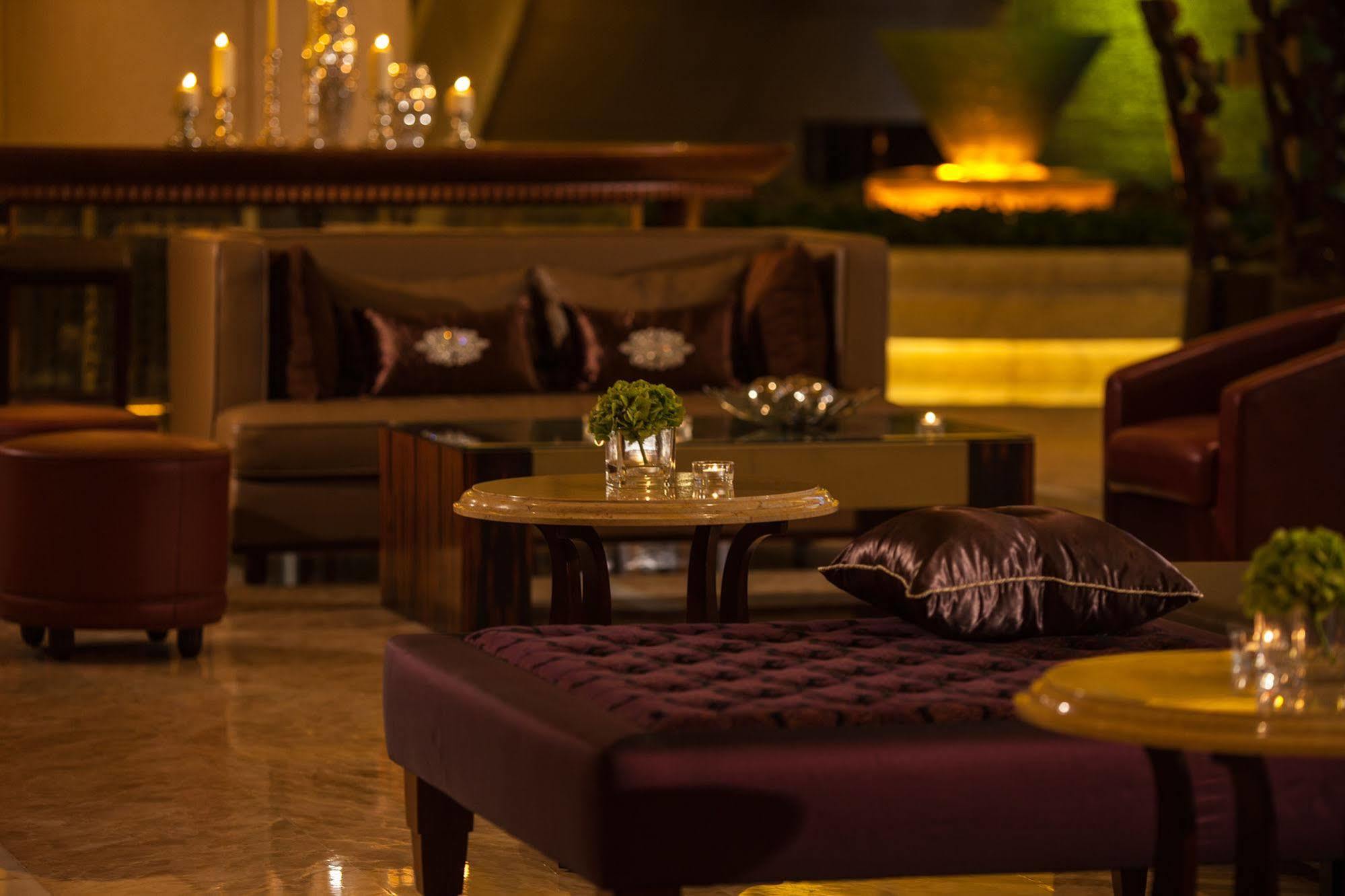 Renaissance Pudong 5*