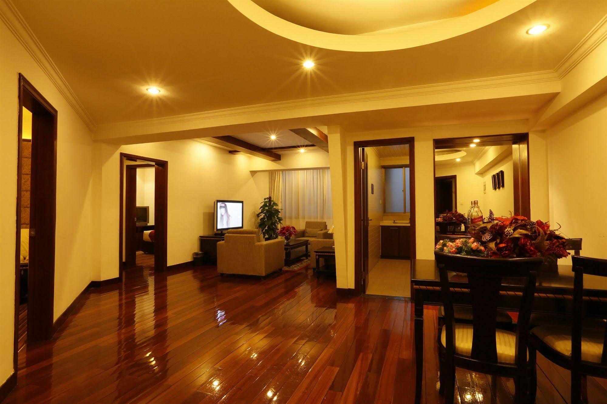 Rayfont Hongqiao & Hotel
