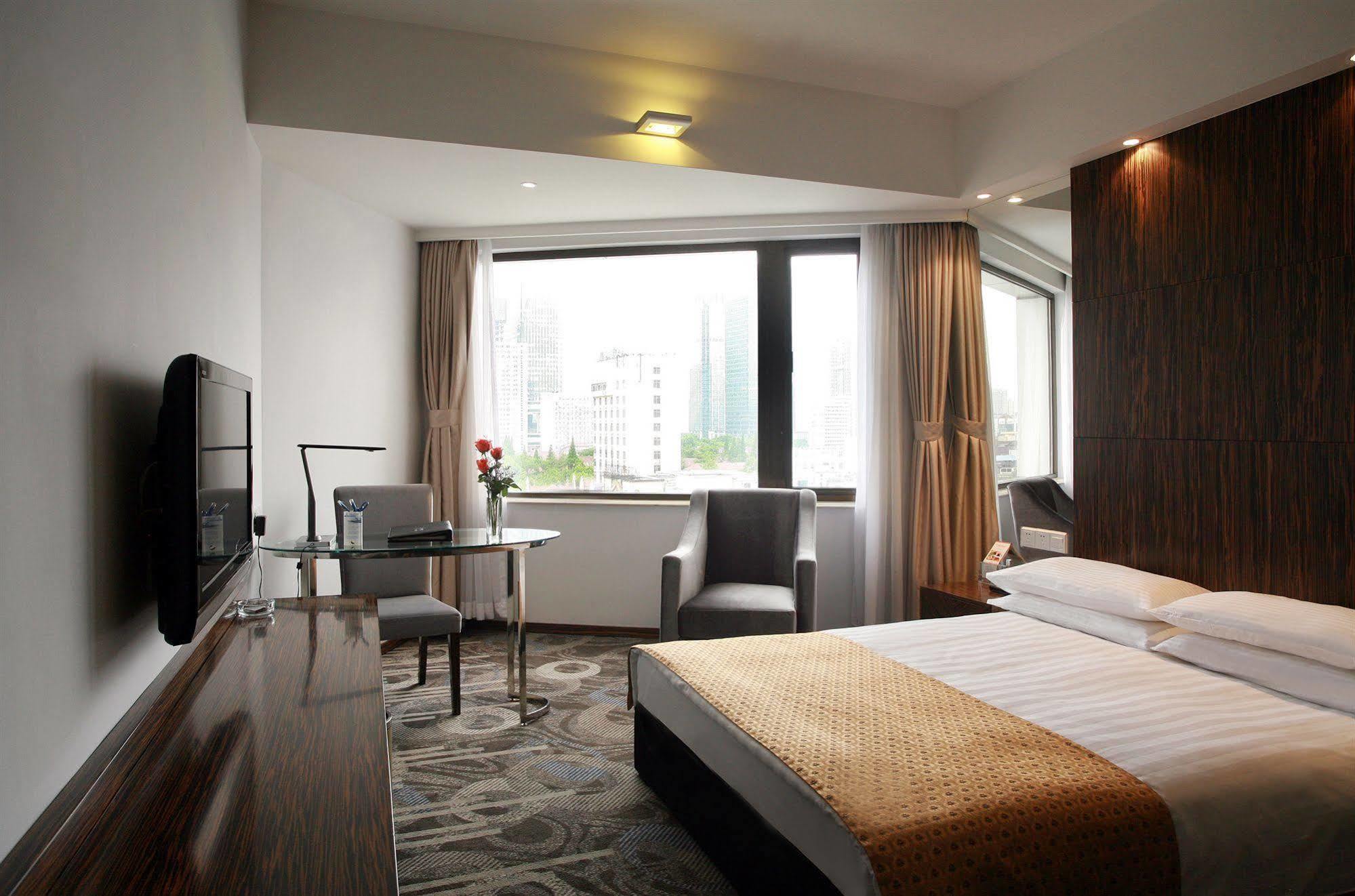 Hotel City Hotel Shanghai 4*
