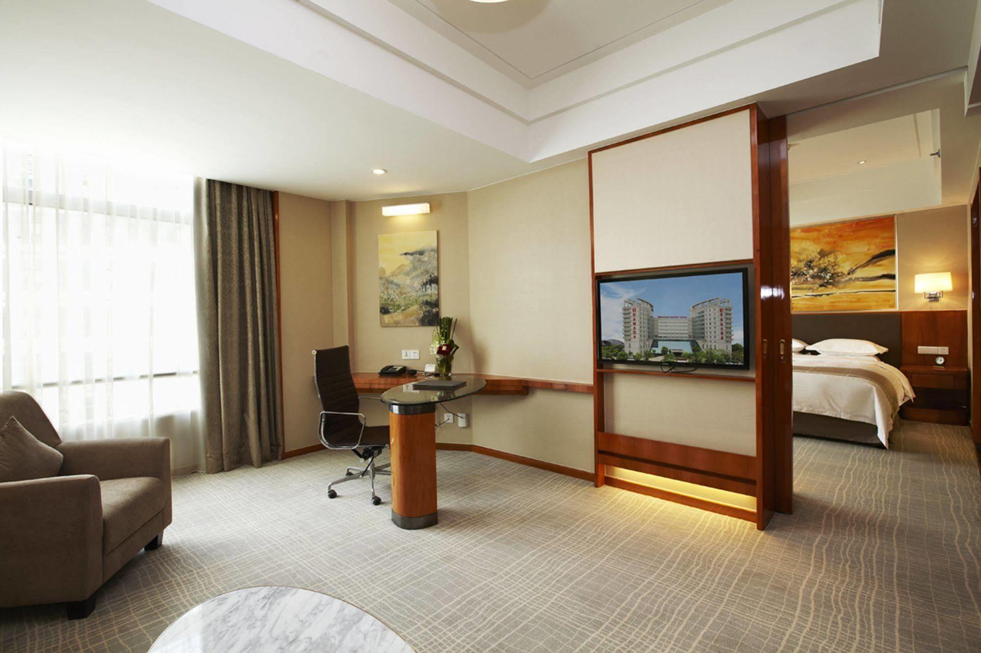 Ramada Plaza Pudong Airport - A Journey Starts At The Pvg Airport 4* Shanghai