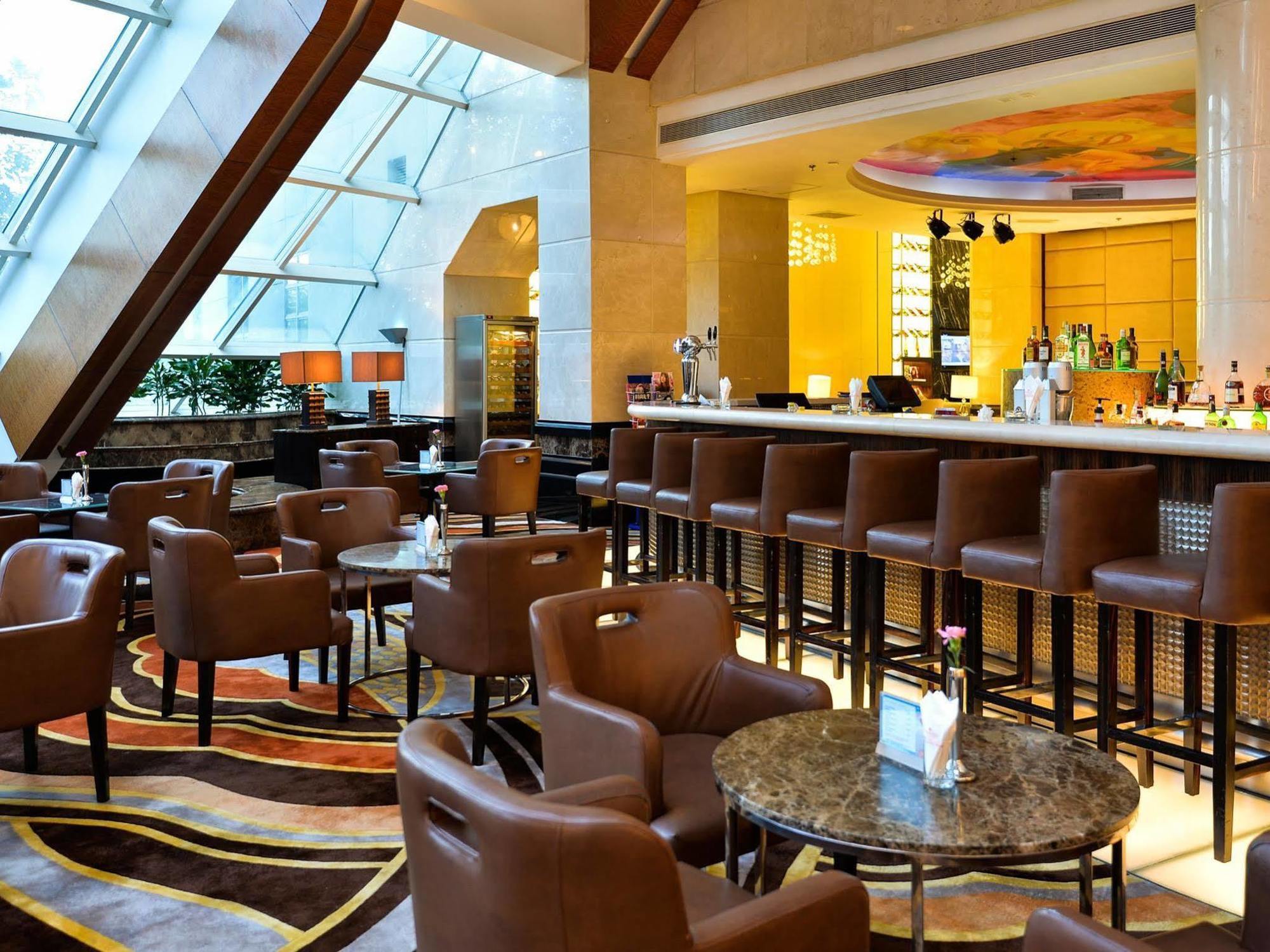 Hotel Ramada Plaza Pudong Airport - A Journey Starts At The Pvg Airport 4*