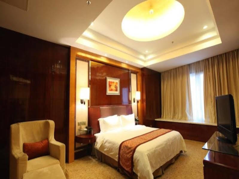 Atour S Sun Moon Light Dapu Bridge, 4*