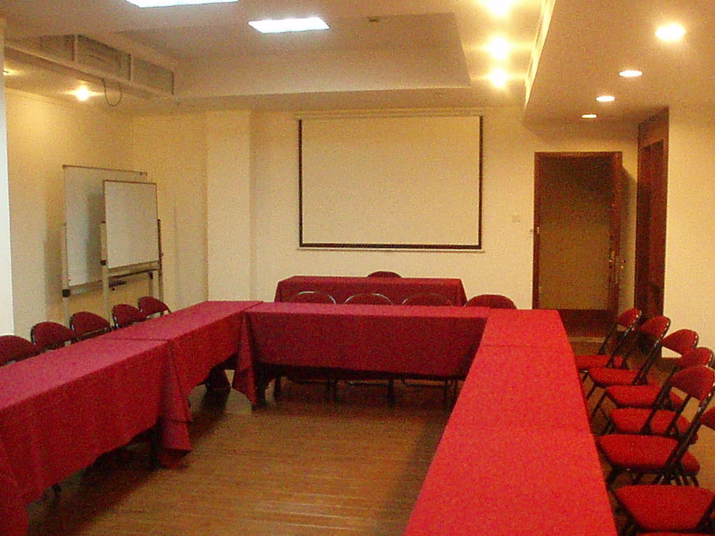 Junius Boutique Hotel 3*