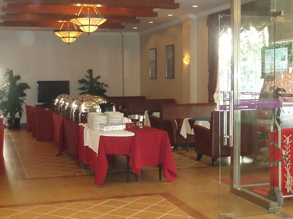 Junius Boutique 3*