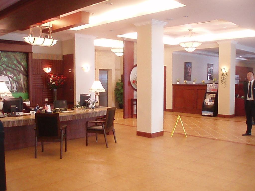 Junius Boutique Hotel