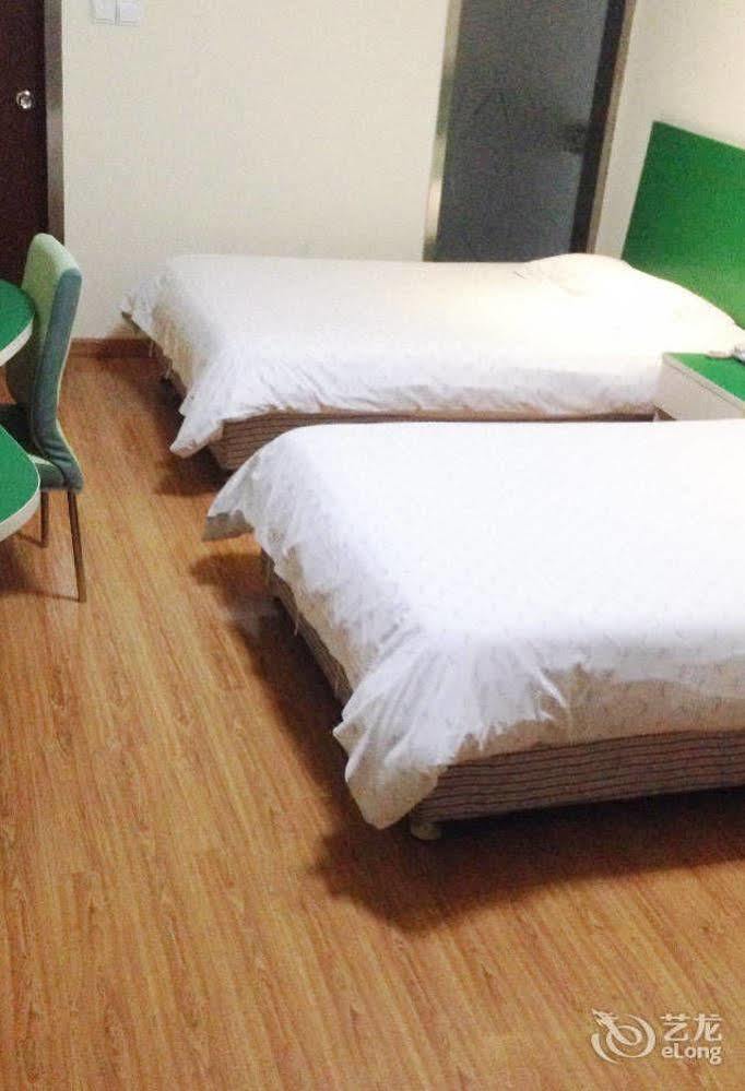 Hotel 168 *