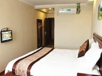Khách sạn Greentree Zhujing Business 3*