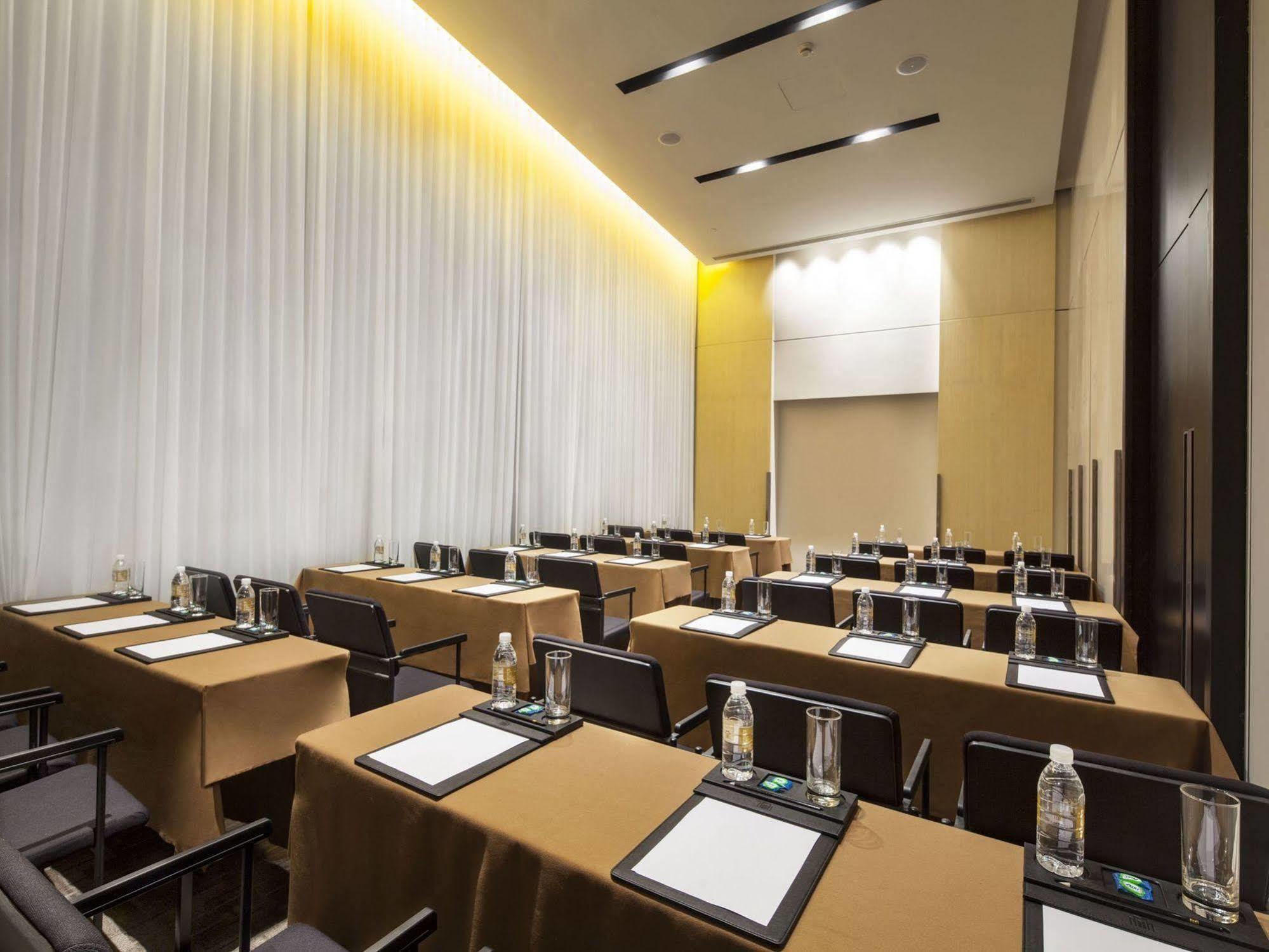 Hotel Golden Tulip New Asia The Bund 4*