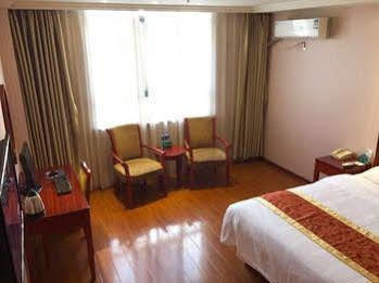 Greentree Songjiang Wanda Plaza Rongmei Road Express