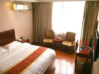 Greentree Songjiang Wanda Plaza Rongmei Road Express 2* Shanghai