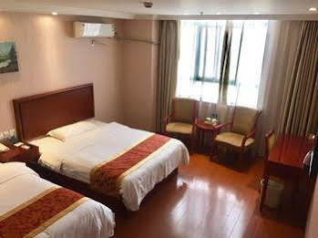 Greentree Songjiang Wanda Plaza Rongmei Road Express Hotel