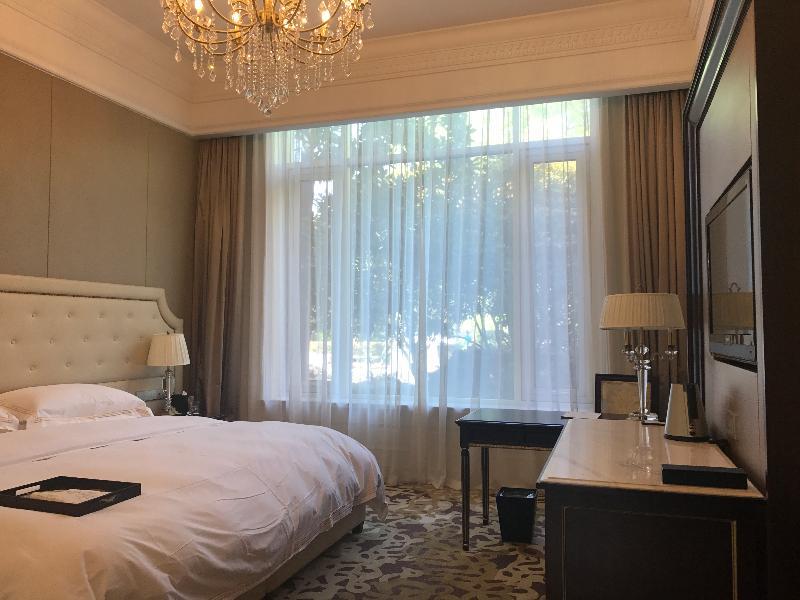 Hong Qiao State Otel