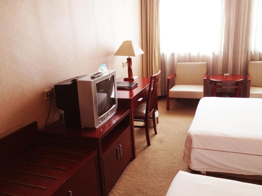 Piaoying Bund Hotel