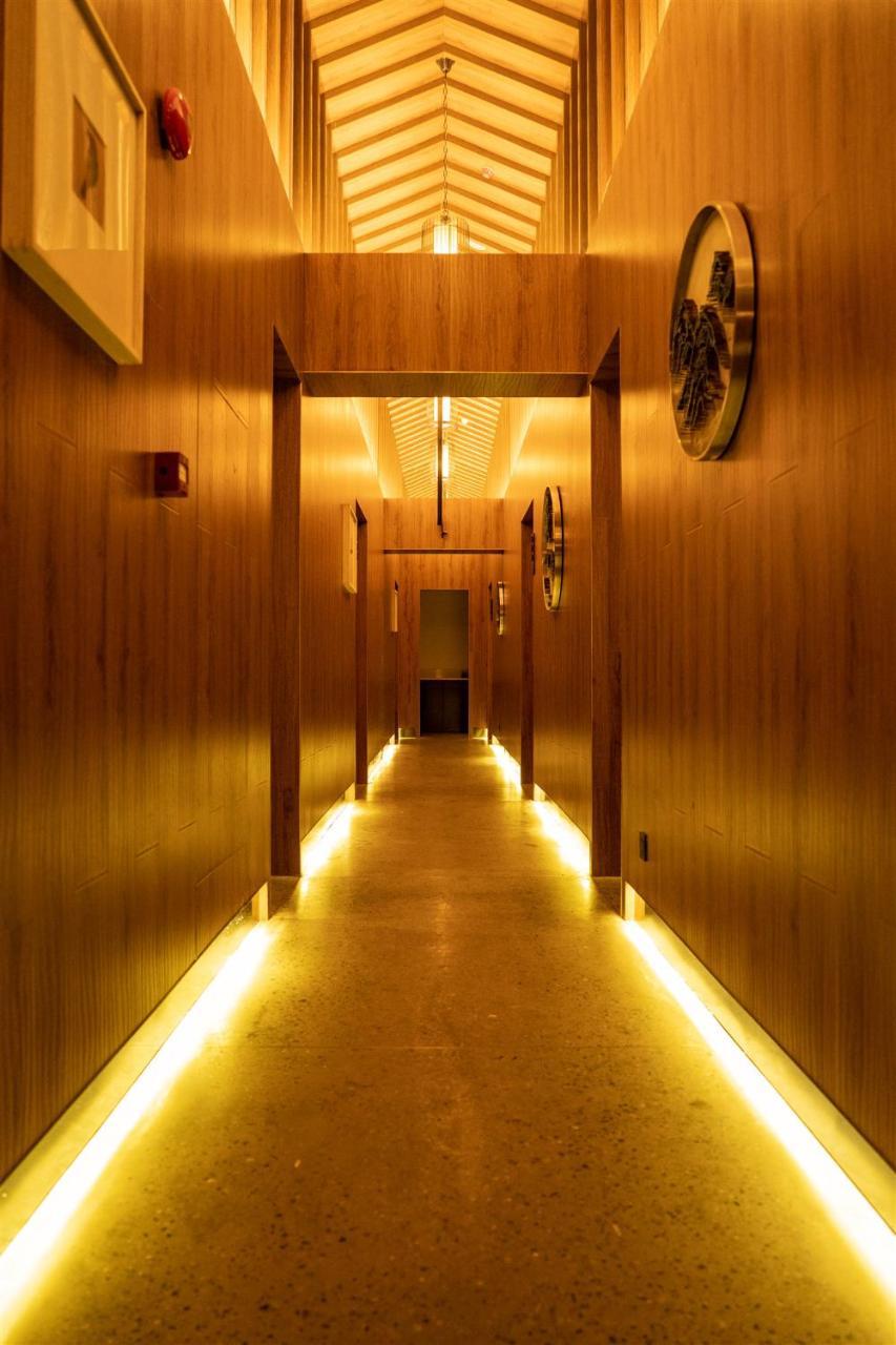 Hotel Lin Yin Art Shanghai（pudong Airport） 4*
