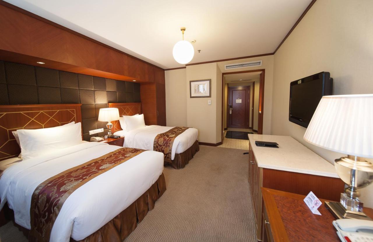 Otel Jin Jiang Park 4*