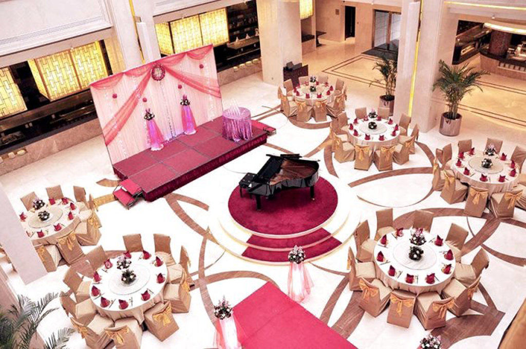Regal Plaza & Waigaoqiao Hotel