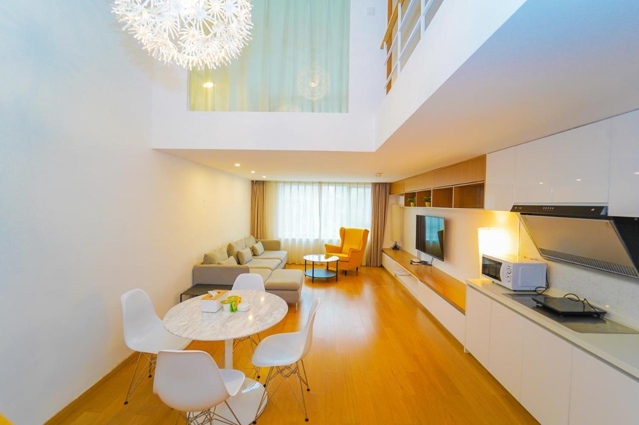 Lujiazui Apartment *