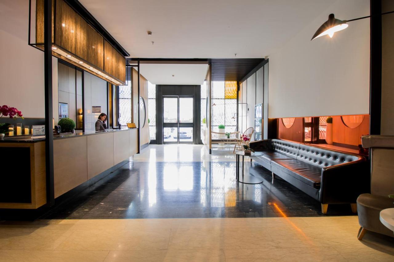 Hotel Yitel Hongqiao Caohejing Hongmei Road Metro Station