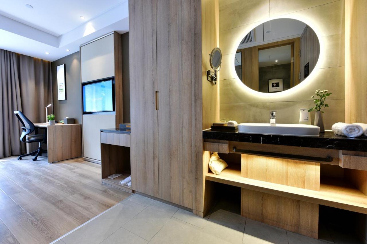 Urban Rosa Cafe&inn Hotel 3*