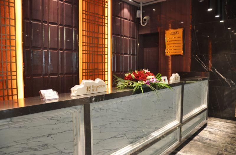 Days Hongkou Forture