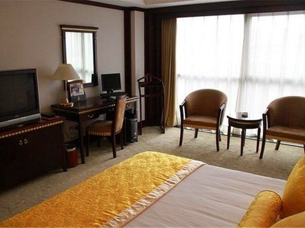 Gem Flower - North Bund Hotel