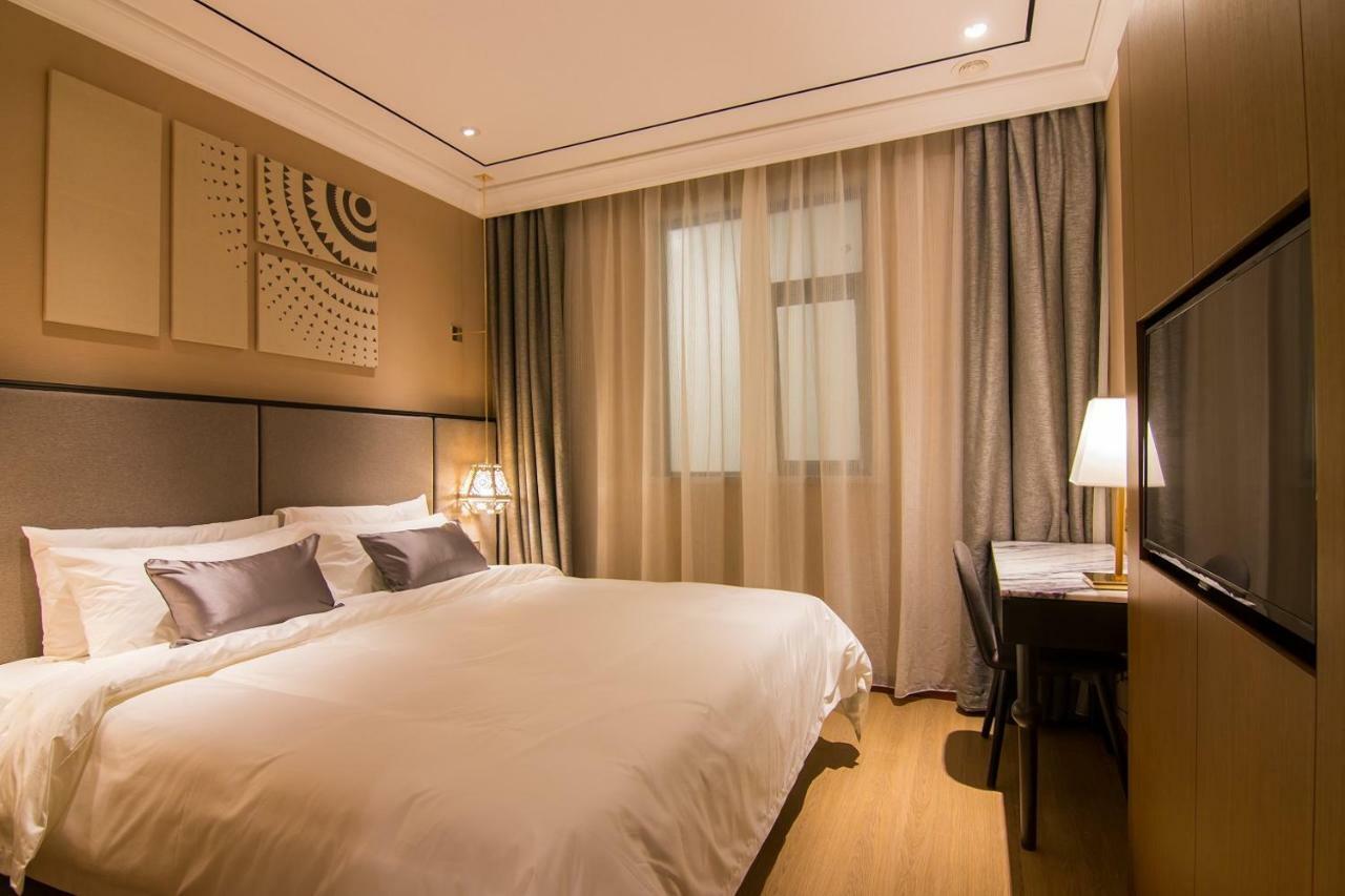 Hotel Yitel Premium 4*
