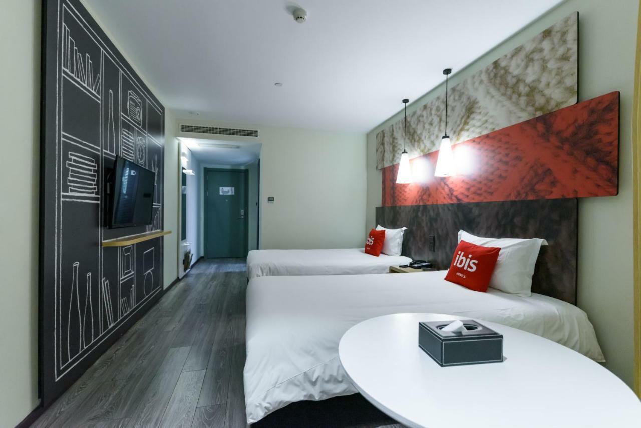 Hotel Ibis Changshou Road *