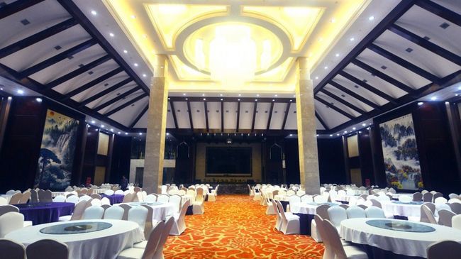 Hotel Zhijun International 4*