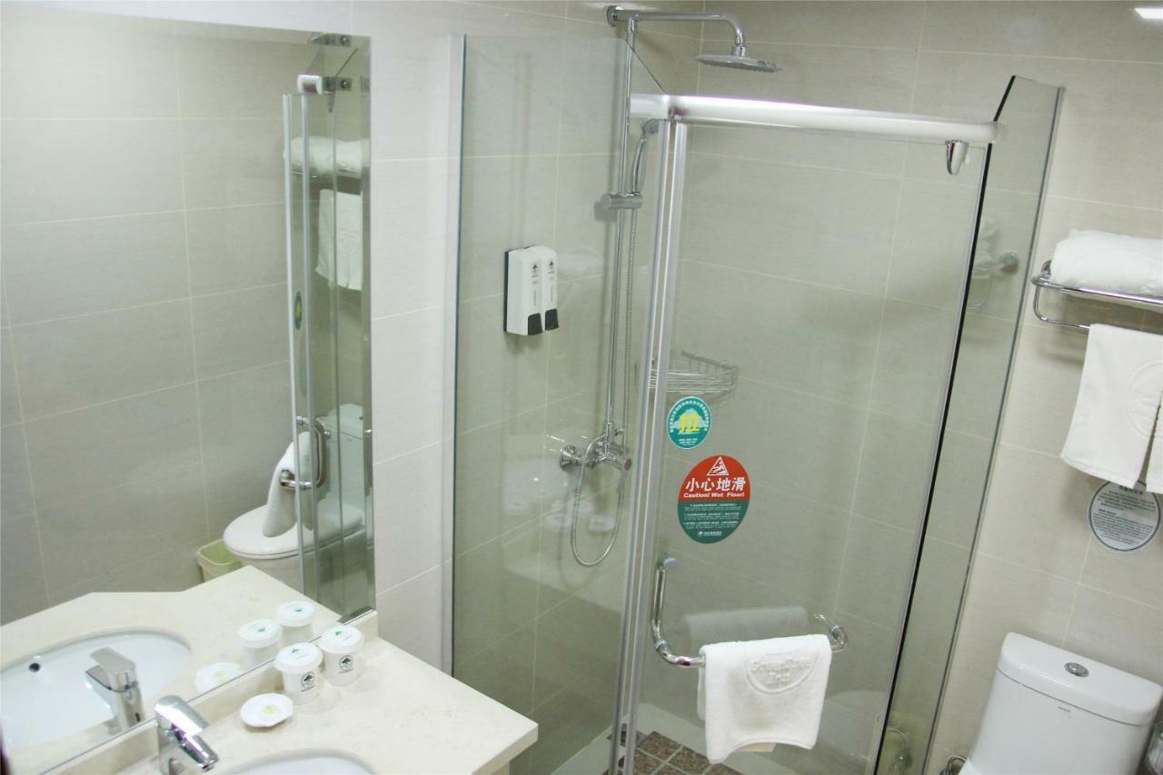 Greentree Minhang District Lianhang Road Subway Station Express Hotel 3*